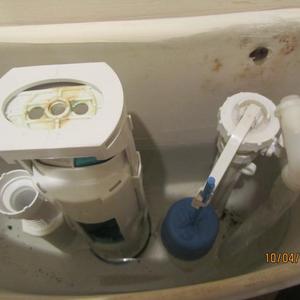 Toilet cistern