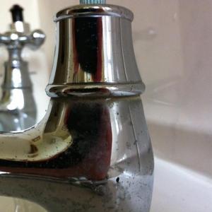 Bathroom sink tap