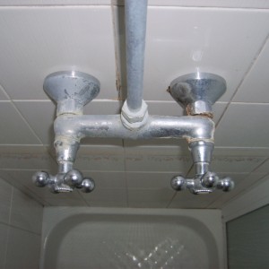 Traditional Manual Shower Mixer with Rigid Riser