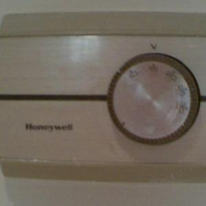 Honeywell T6060 room thermostat