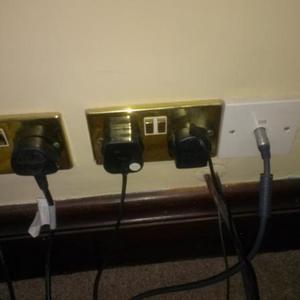room with 1 socket