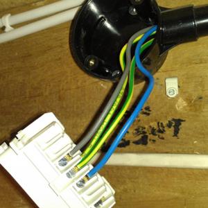 wiring in fan light socket