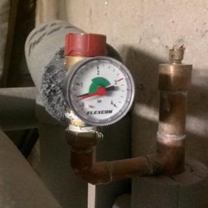 System pressure according to valve
