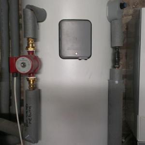 Hot water circulation pump