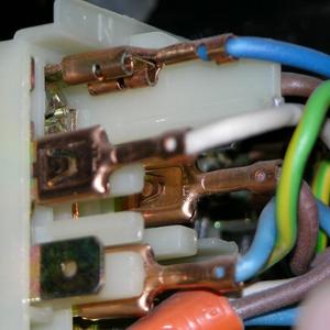 Fridge wire connectors