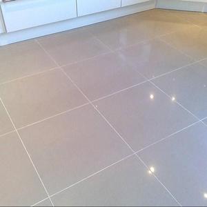 45 sqm polished porcelain tiled floor