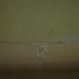 ceiling cracks2