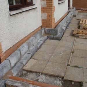 dwarf wall 200mm from house