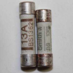 Fake 5A fuse with Genuine 13A fuse