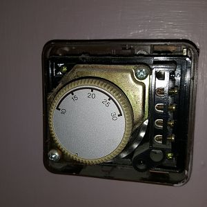 Thermostat Front